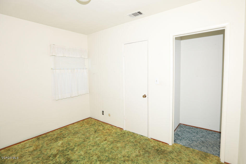 5011 Refsing Place Oxnard, CA 93033 - Photo 4 of 18 062A0827