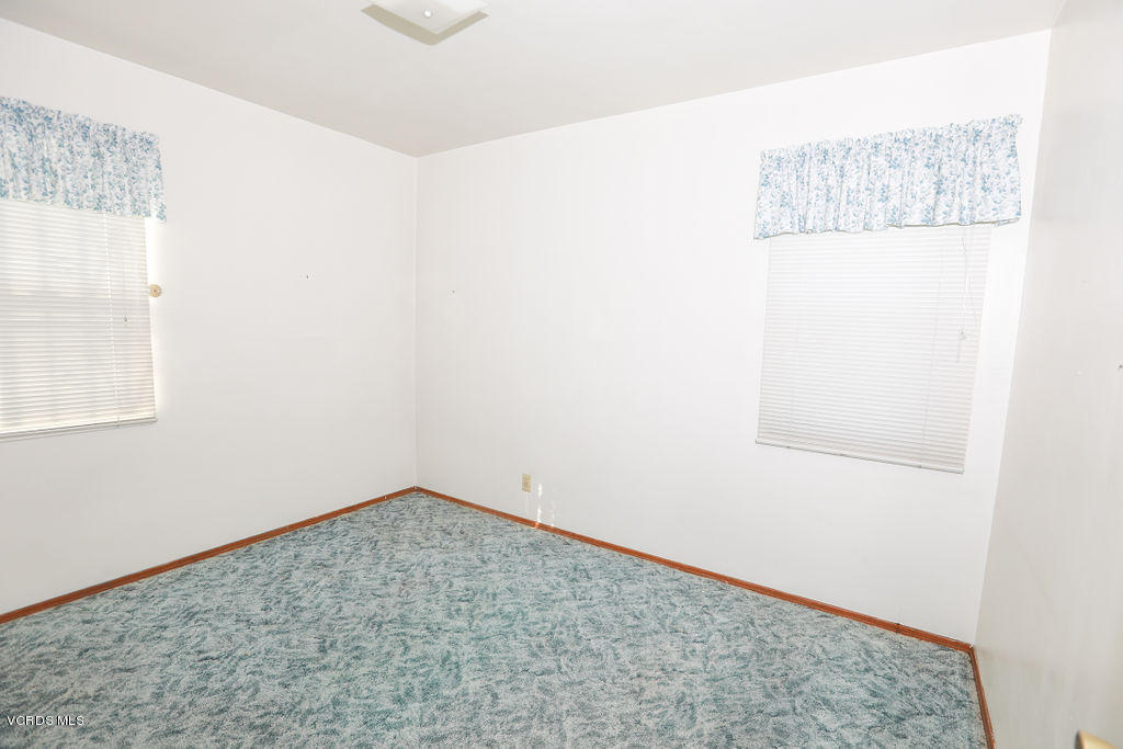 5011 Refsing Place Oxnard, CA 93033 - Photo 7 of 18 062A0843