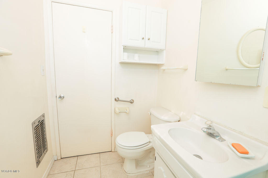 5011 Refsing Place Oxnard, CA 93033 - Photo 10 of 18 062A0869