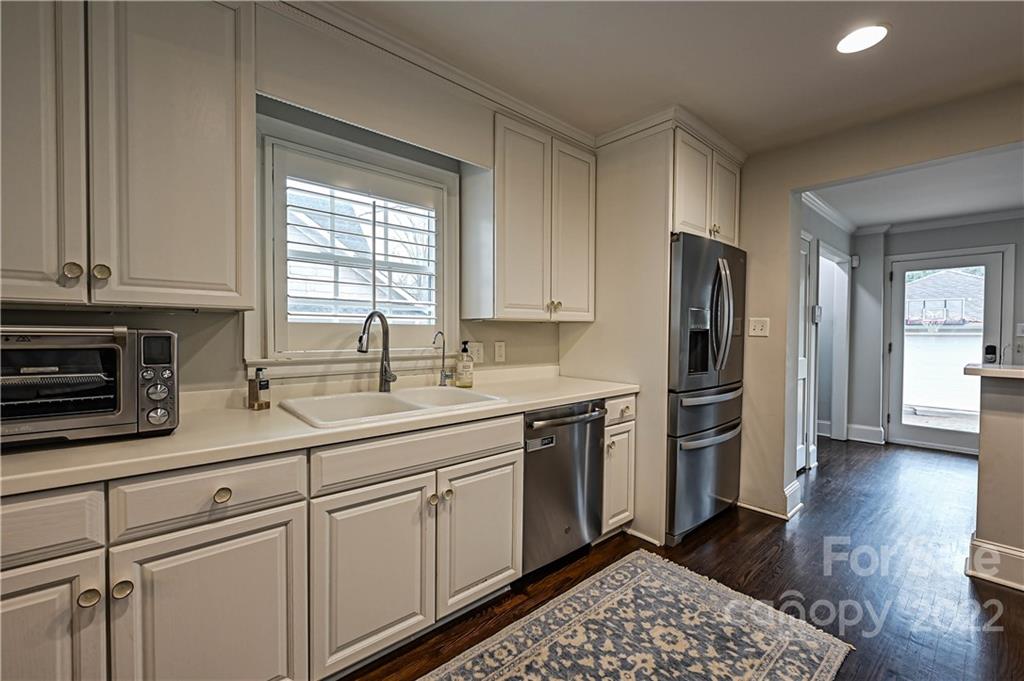 1653 Sterling Road Charlotte, NC 28209 - Photo 11 of 40 Gallery Image 11