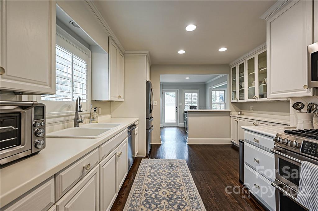 1653 Sterling Road Charlotte, NC 28209 - Photo 9 of 40 Gallery Image 9