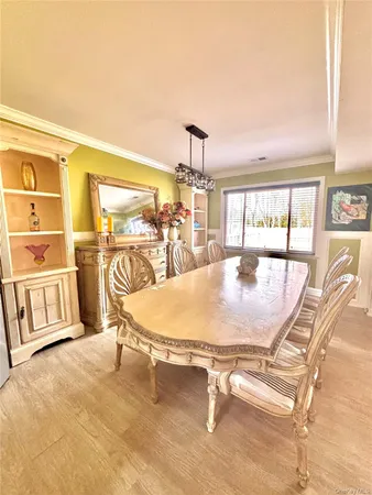 $899,000 | 15 Manors Drive, Jericho, NY 11753
