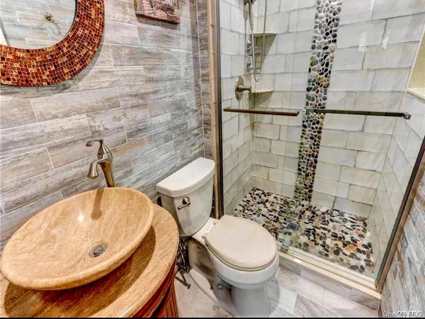 $899,000 | 15 Manors Drive, Jericho, NY 11753