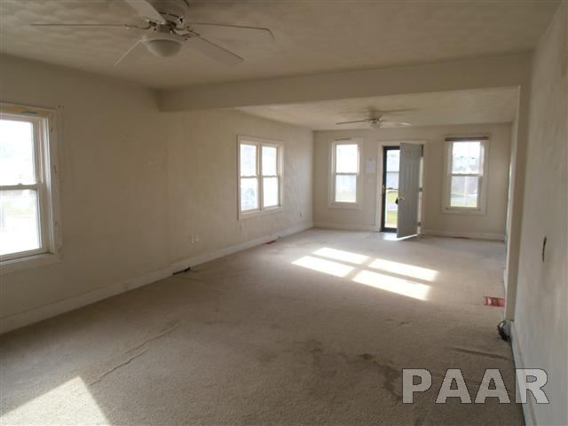 1711 Springfield Road East Peoria, IL 61611 - Photo 4 of 21 Gallery Image 4