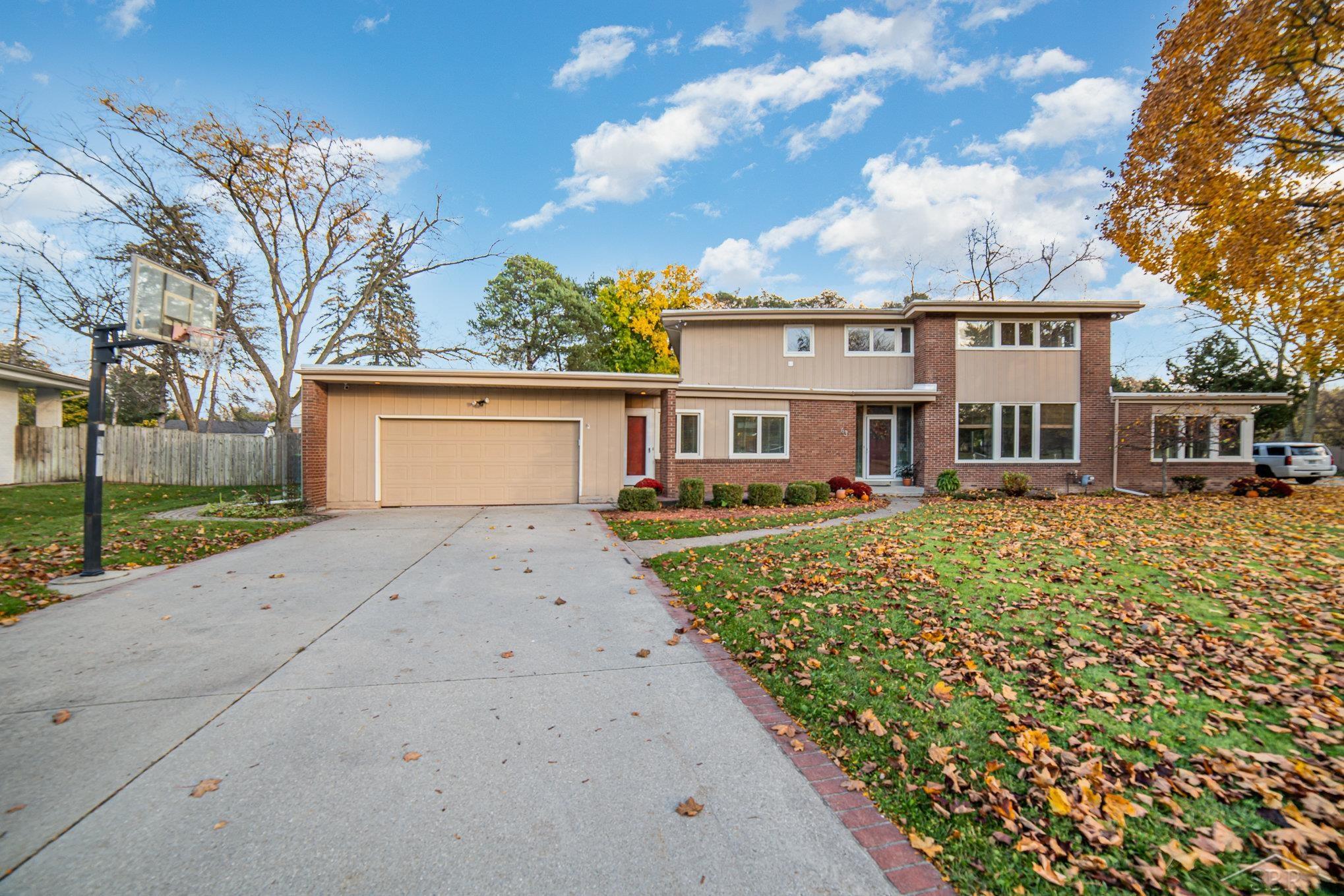 63 Benton Road Saginaw, MI 48602 - Photo 3 of 39 50126640-2.JPG