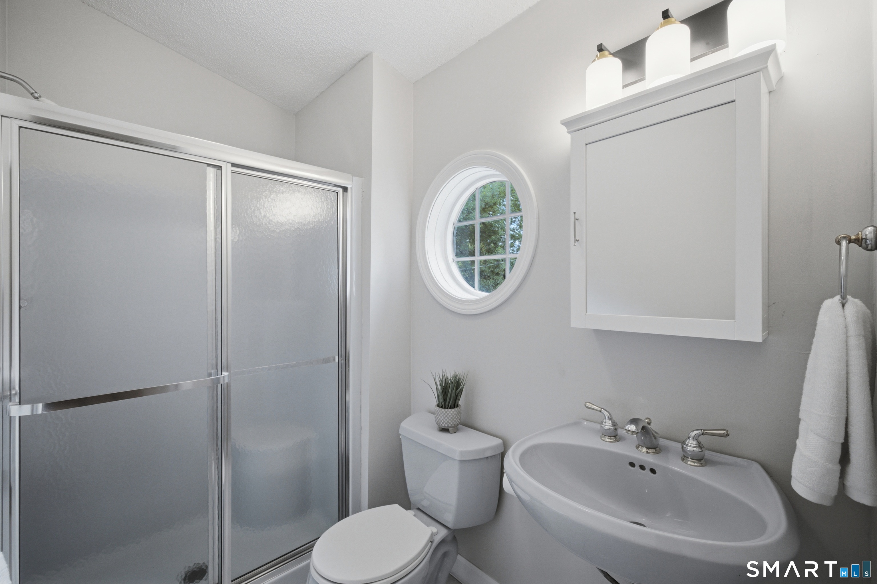 36 Willowbrook Road West Hartford, CT 06107 - Photo 22 of 38
