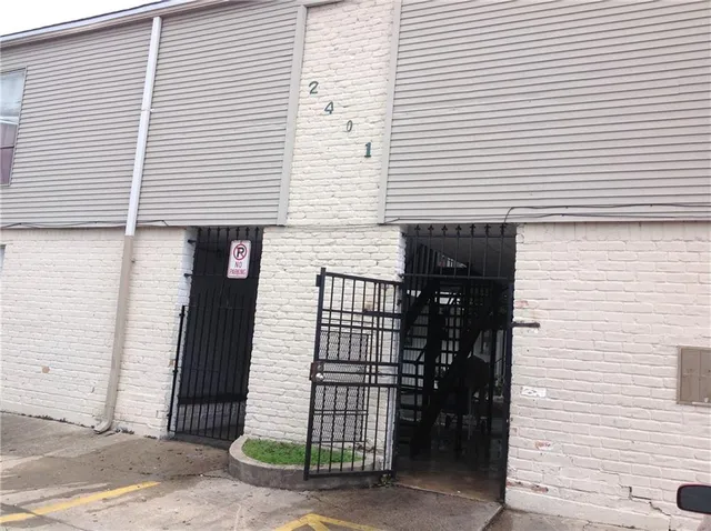 $950 | 2401 Pasadena Avenue, Unit 9, Metairie, LA 70001