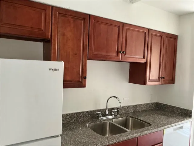 $950 | 2401 Pasadena Avenue, Unit 9, Metairie, LA 70001