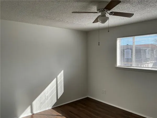 $950 | 2401 Pasadena Avenue, Unit 9, Metairie, LA 70001