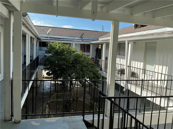 $950 | 2401 Pasadena Avenue, Unit 9, Metairie, LA 70001