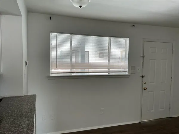 $950 | 2401 Pasadena Avenue, Unit 9, Metairie, LA 70001