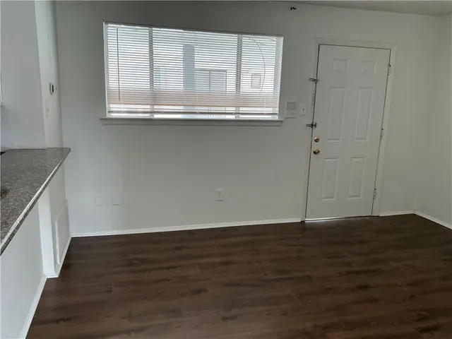 $950 | 2401 Pasadena Avenue, Unit 9, Metairie, LA 70001