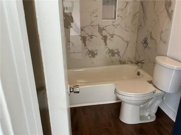 $950 | 2401 Pasadena Avenue, Unit 9, Metairie, LA 70001