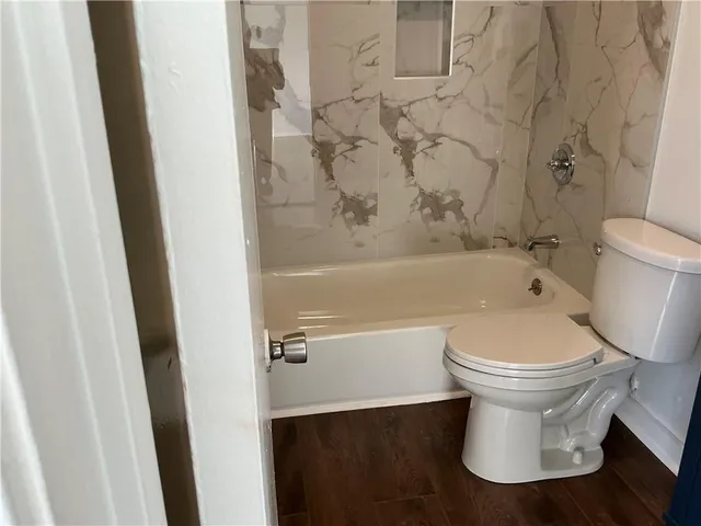 $950 | 2401 Pasadena Avenue, Unit 9, Metairie, LA 70001