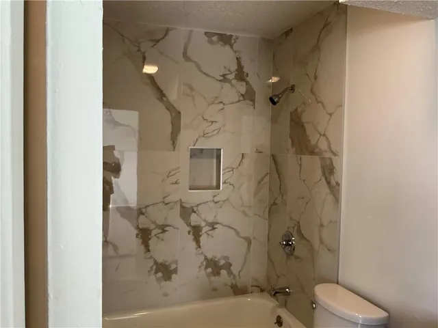 $950 | 2401 Pasadena Avenue, Unit 9, Metairie, LA 70001