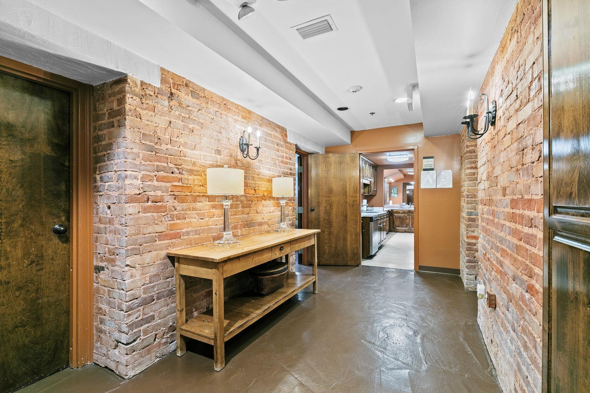 753 St Francis Street, Unit TH1004 Mobile, AL 36602 - Photo 45 of 56 Hallway