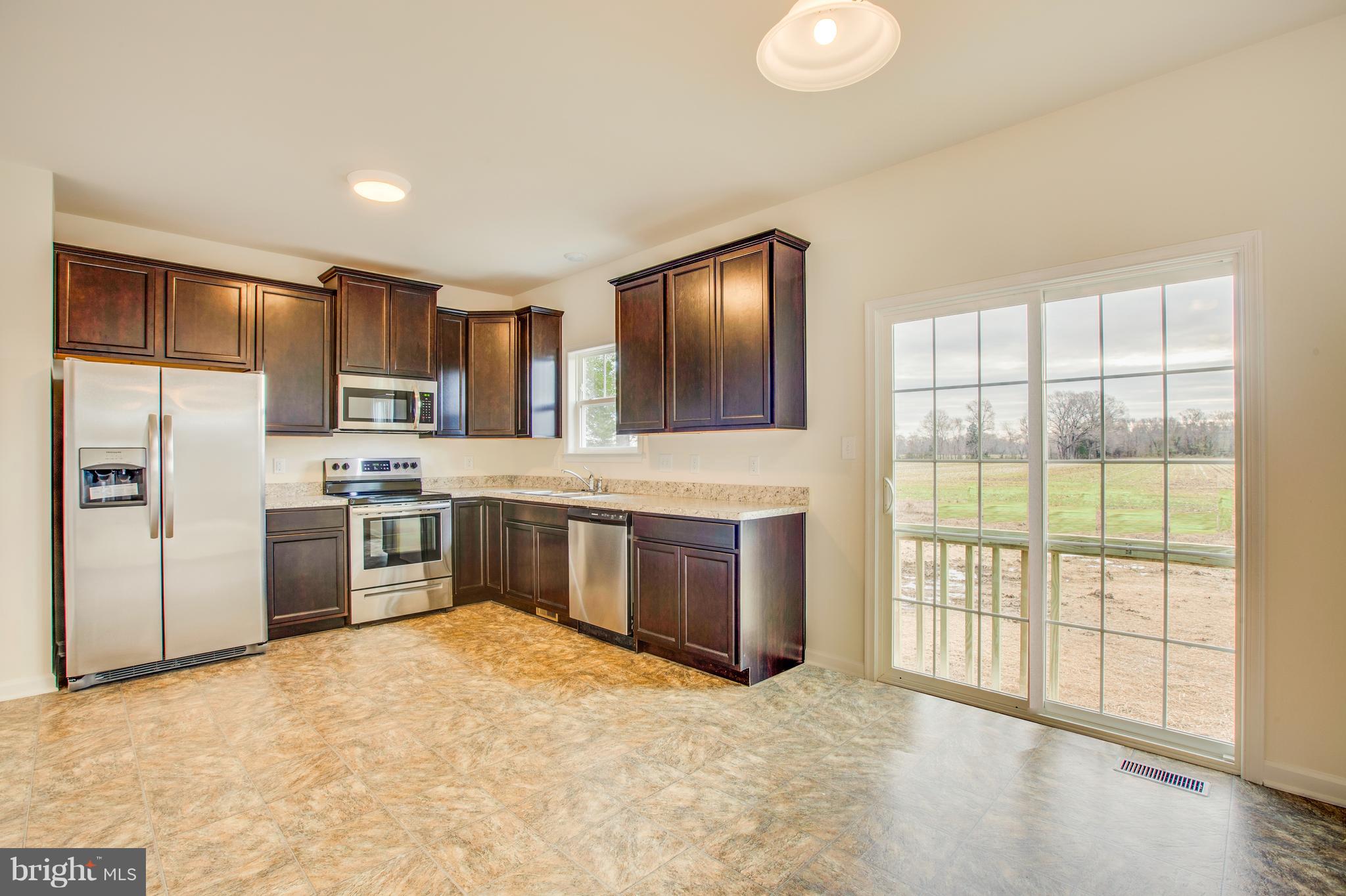 205 Azalea Road, Unit 80 Colonial Beach, VA 22443 - Photo 6 of 26 BRIGHT BREAKFAST AREA