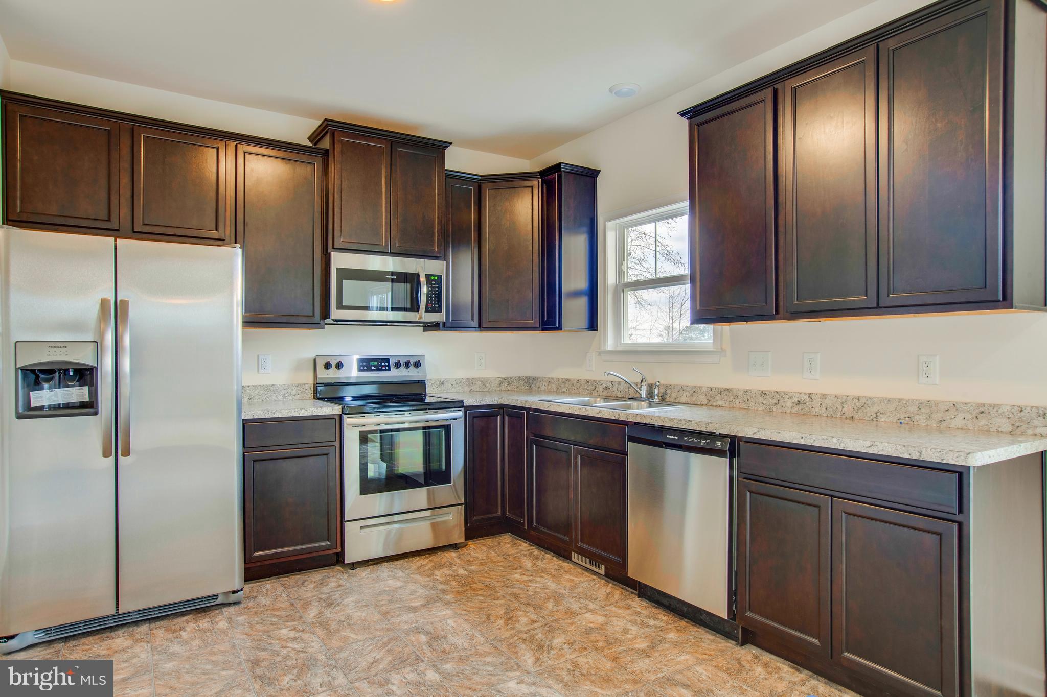 205 Azalea Road, Unit 80 Colonial Beach, VA 22443 - Photo 7 of 26 CLASSIC LIVING