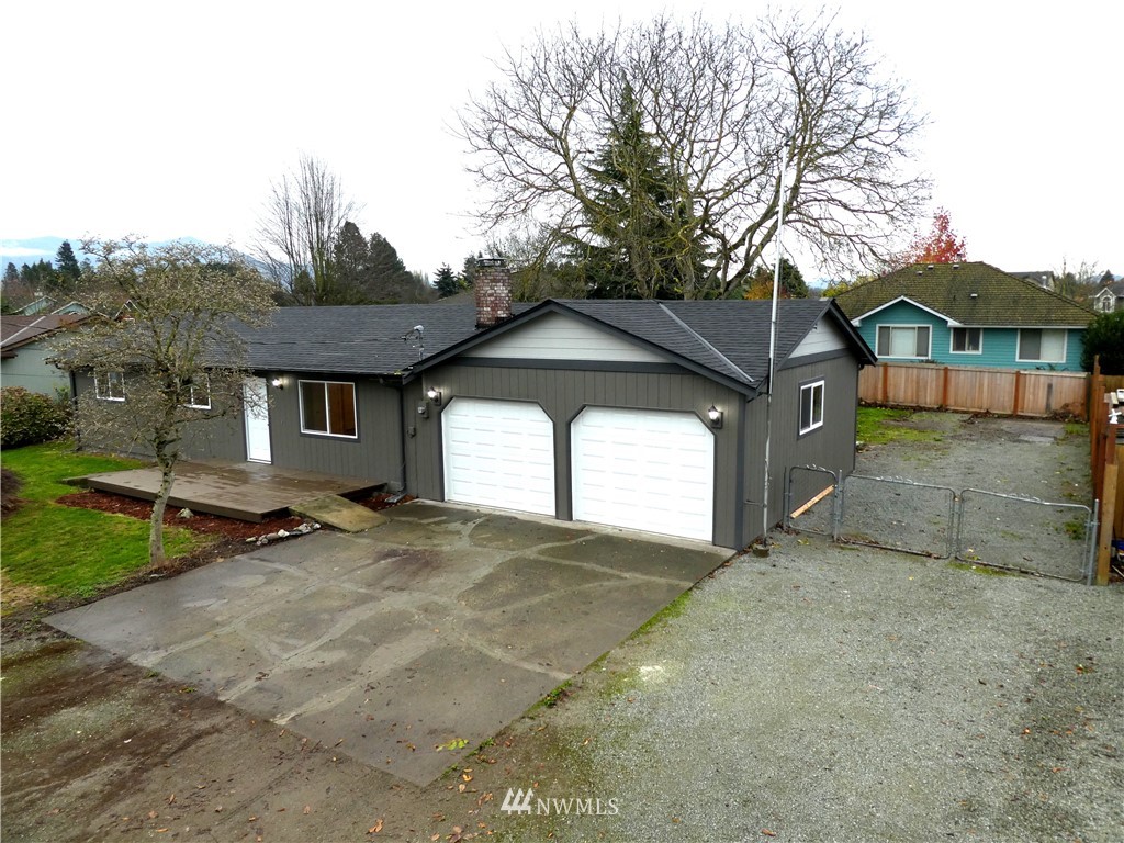 10560 Peter Anderson Road Burlington, WA 98233 - Photo 1 of 25 Gallery Image 1