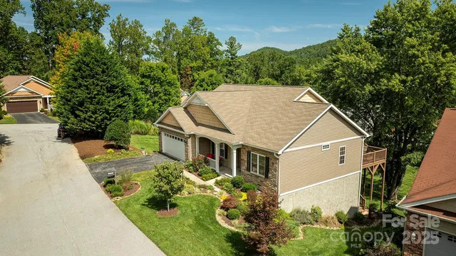 $586,000 | 124 Old Pasture Way, Hendersonville, NC 28739