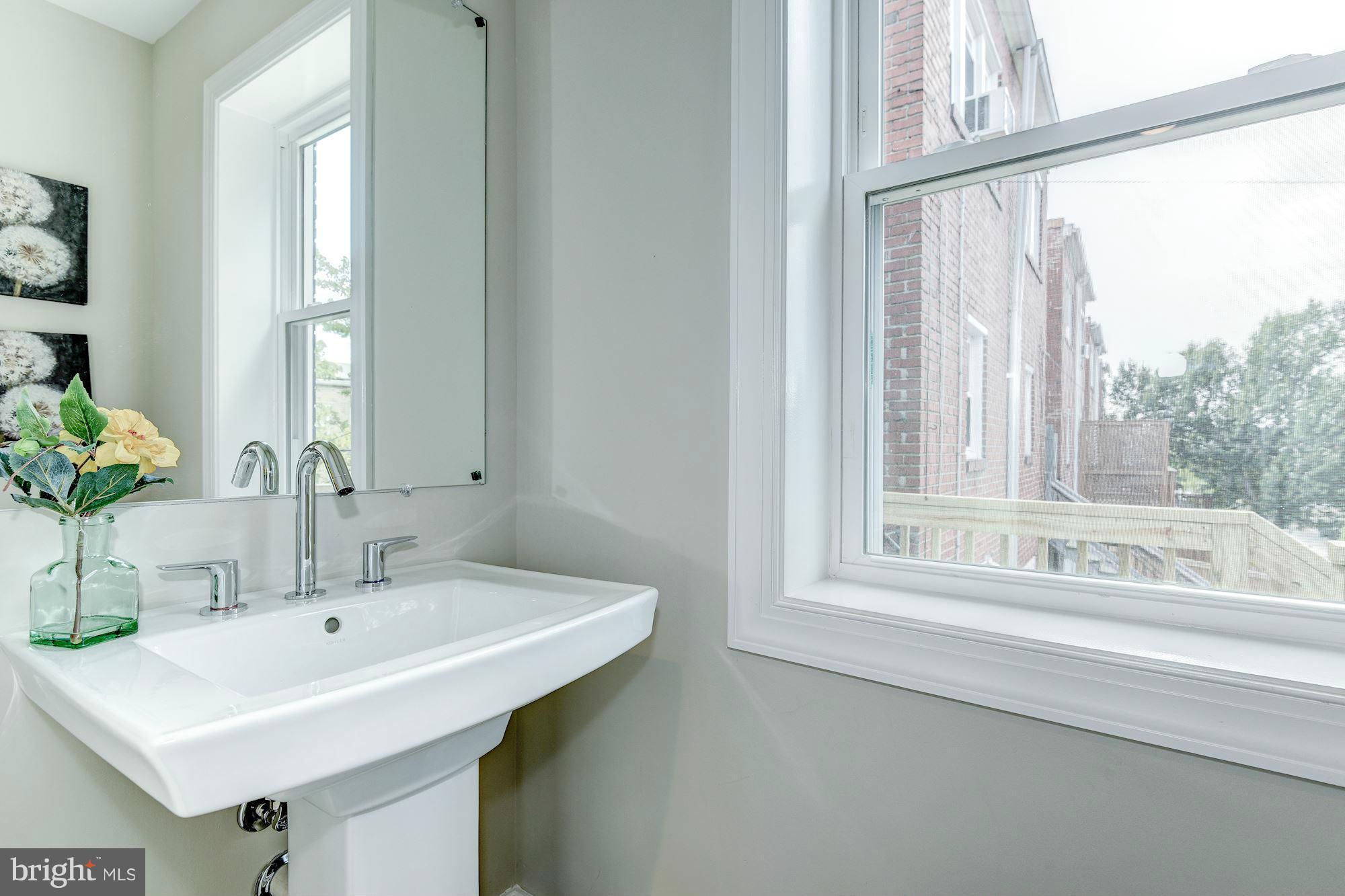 1327 Rittenhouse Street Northwest Washington, DC 20011 - Photo 12 of 27 Bath