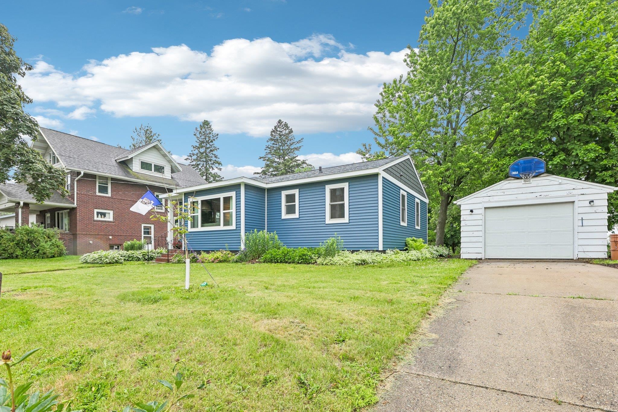 306 Lake Street Mount Horeb, WI 53572 - Photo 3 of 29
