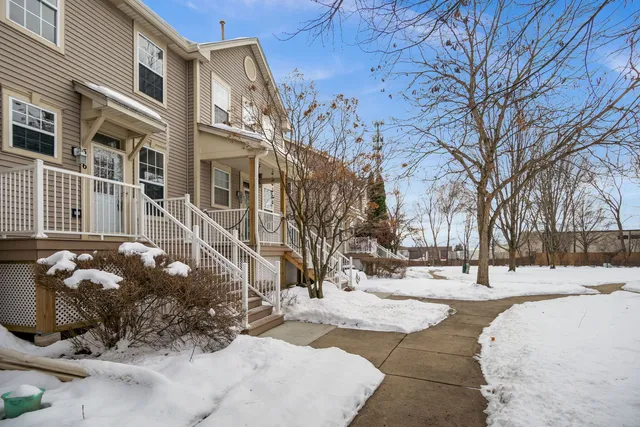 $245,000 | 546 Littleton Trail, Elgin, IL 60120
