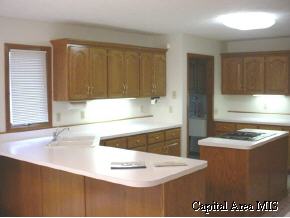 6516 Willow Springs Road Springfield, IL 62712 - Photo 6 of 9