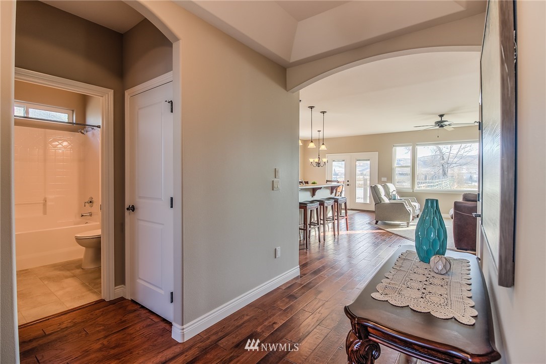 5904 Crestfields Road Yakima, WA 98903 - Photo 30 of 39 a living room with furniture and wooden floor
