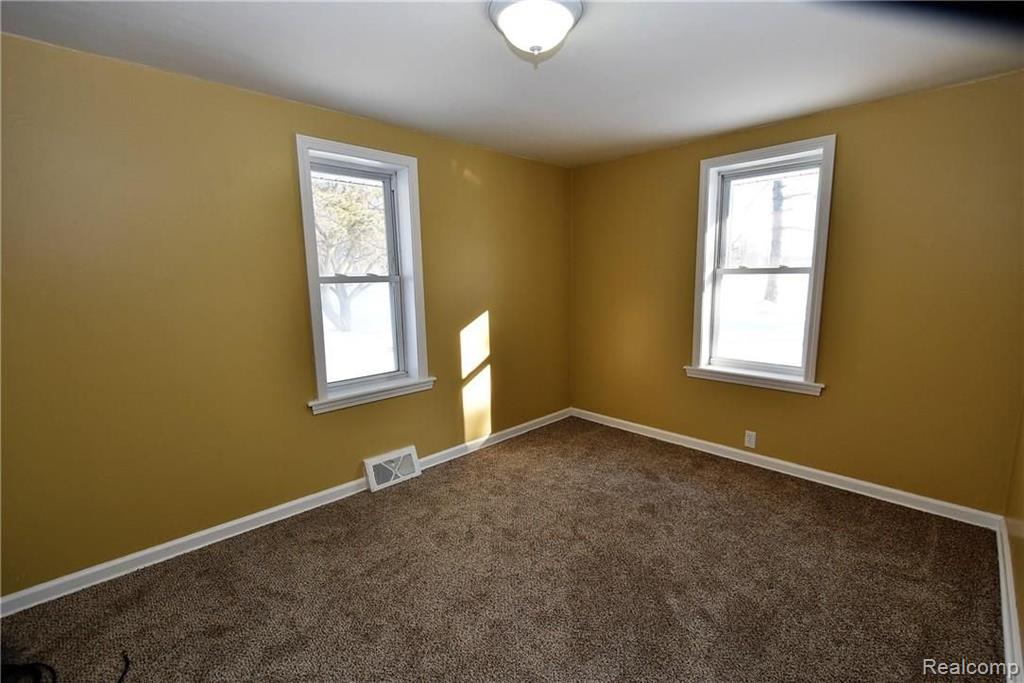 3412 South Center Road Burton, MI 48519 - Photo 16 of 22