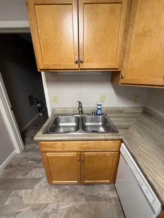 $750 | 109 South Main Street, Unit 10, Fort Atkinson, WI 53538