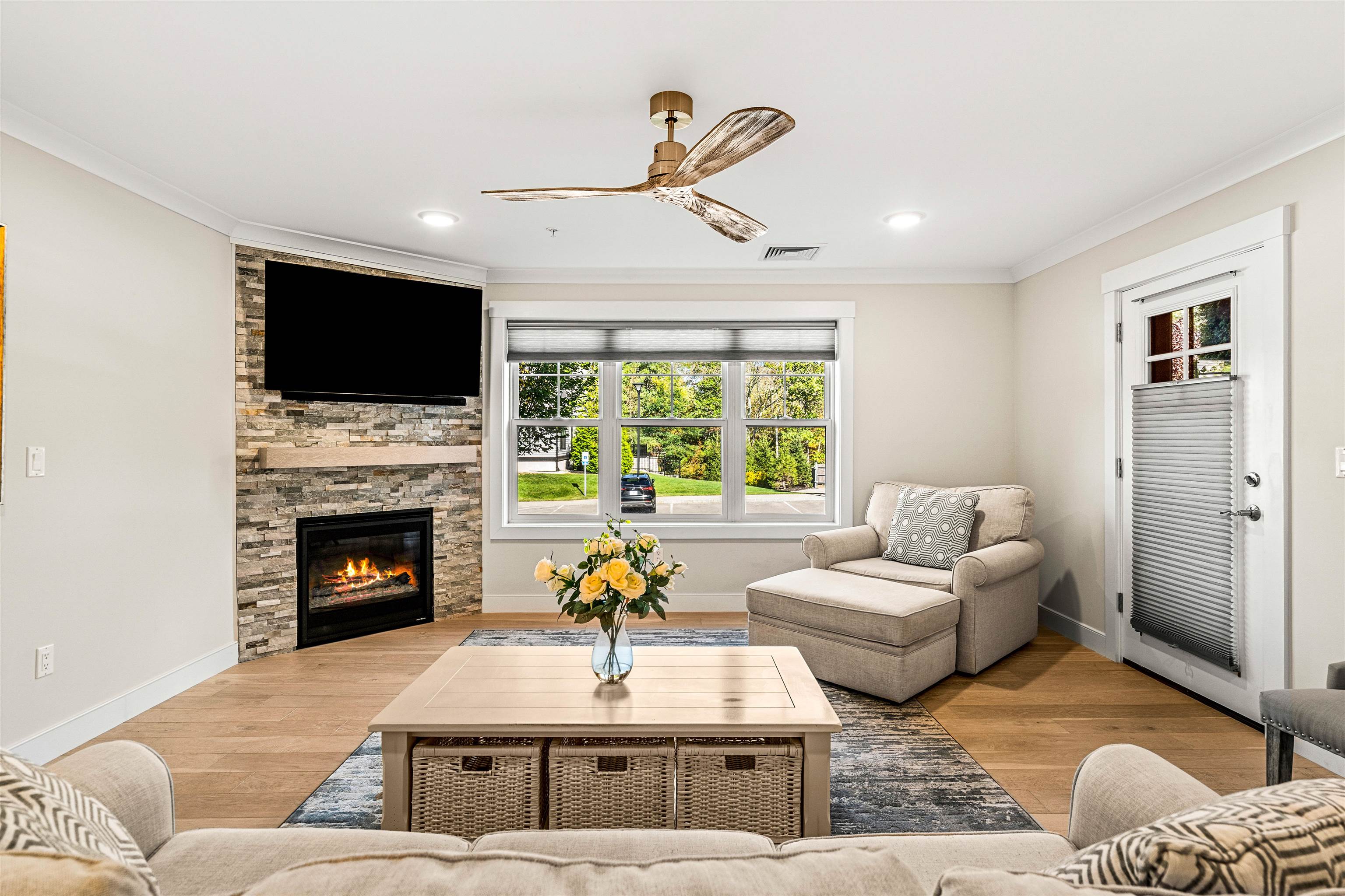 2075 Lafayette Road, Unit B11 Portsmouth, NH 03801 - Photo 4 of 37 Gallery Image 4