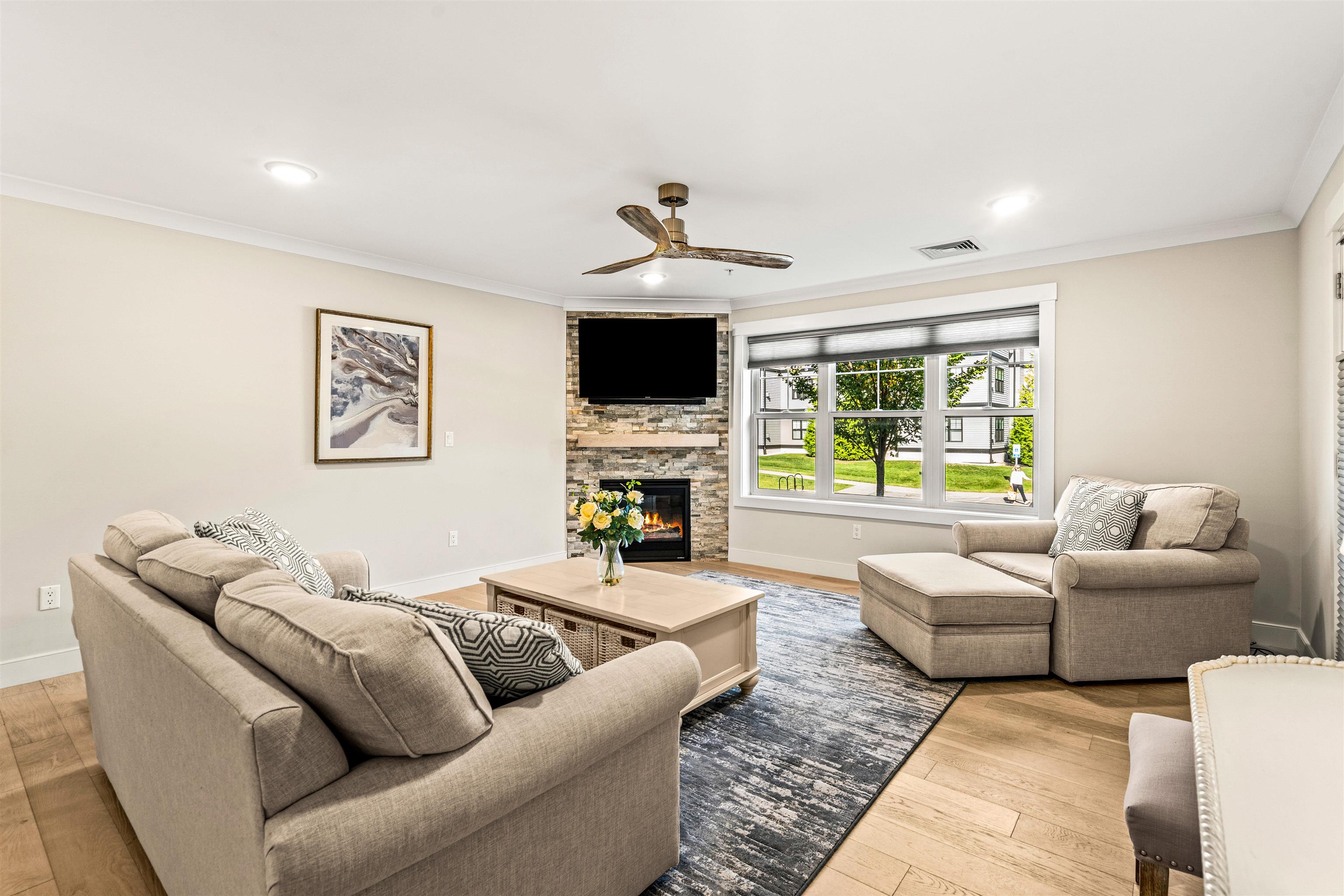 2075 Lafayette Road, Unit B11 Portsmouth, NH 03801 - Photo 5 of 37 Gallery Image 5