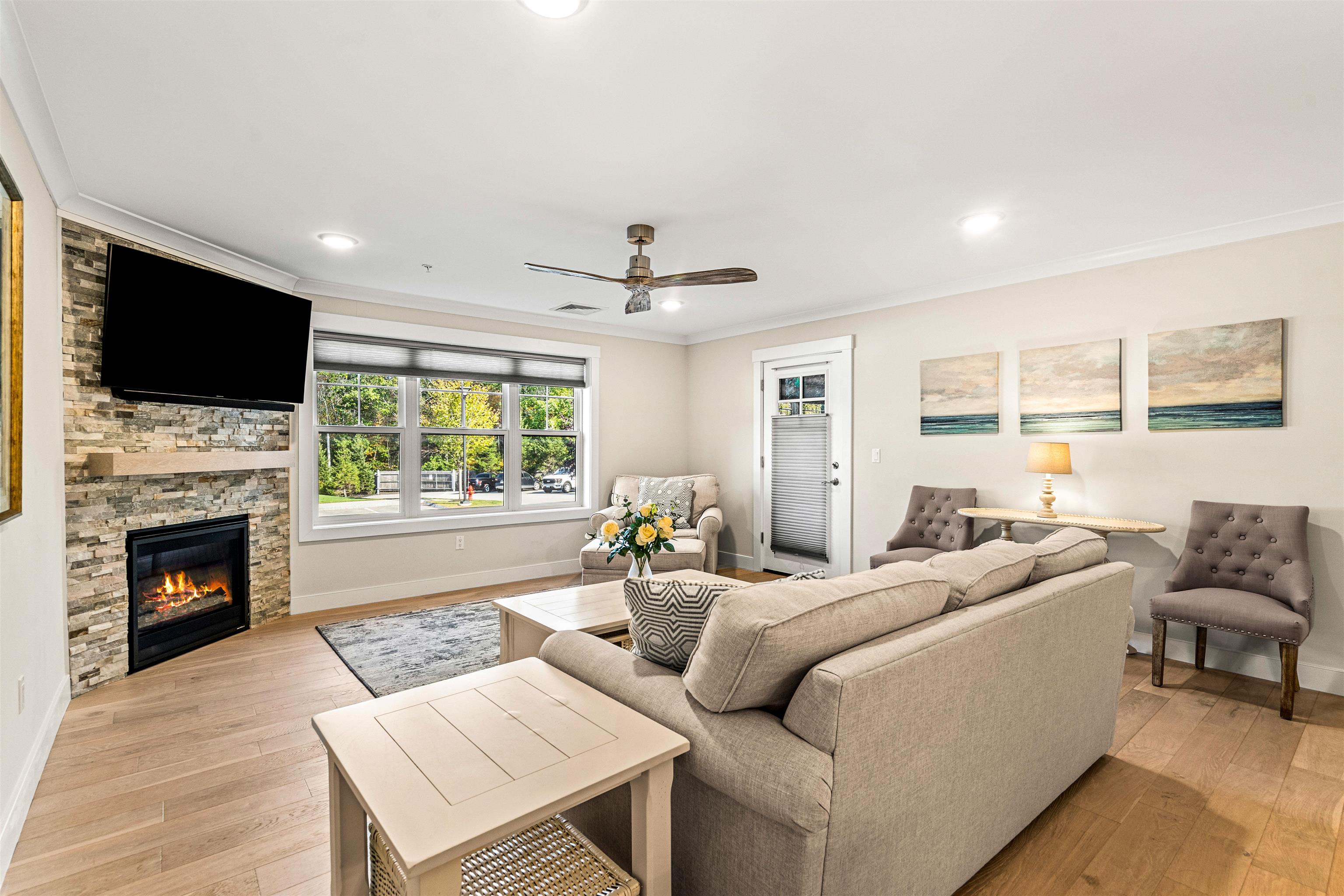 2075 Lafayette Road, Unit B11 Portsmouth, NH 03801 - Photo 6 of 37 Gallery Image 6