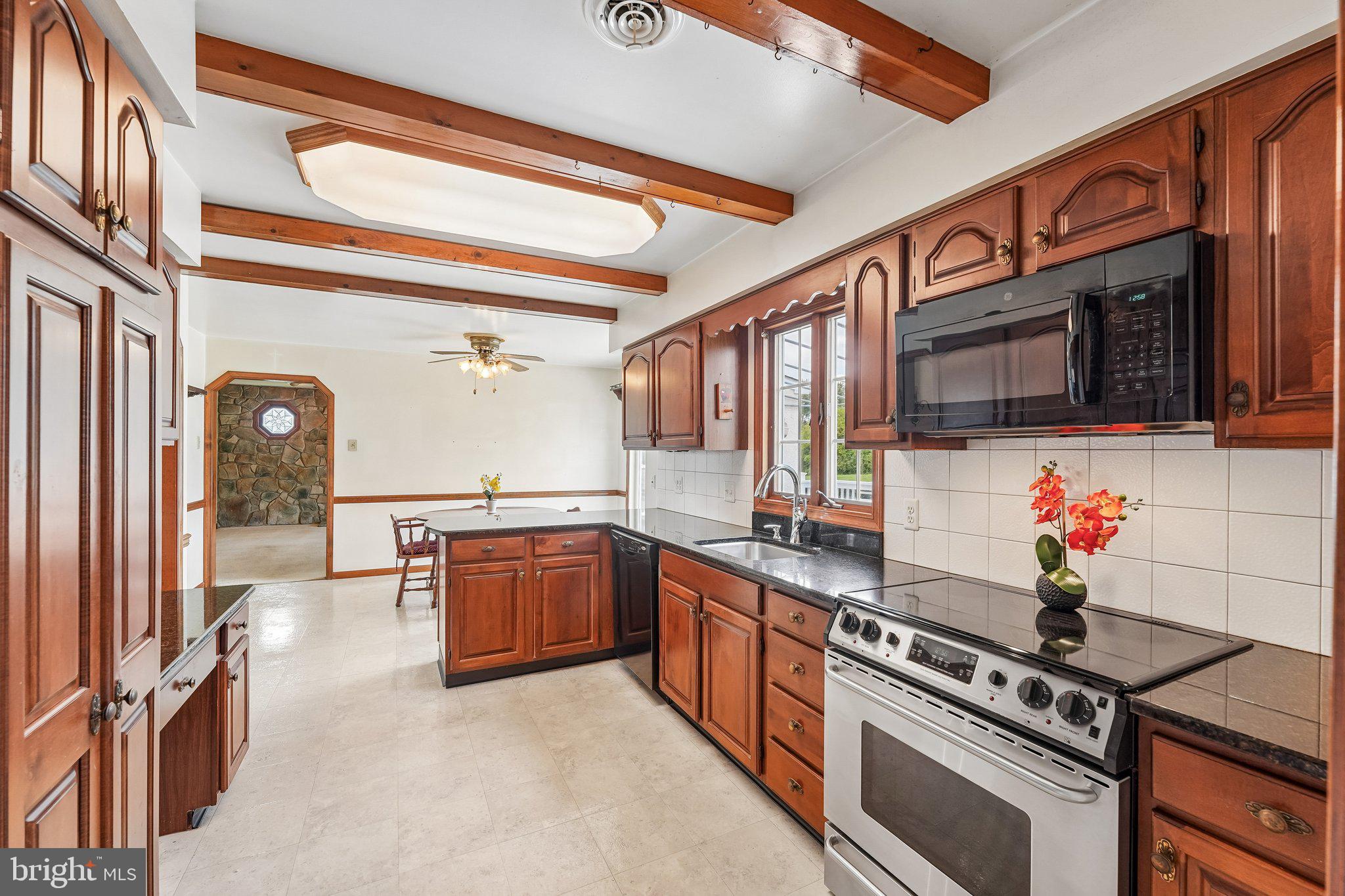857 Heimbach Road Perkiomenville, PA 18074 - Photo 17 of 69 Gallery Image 17