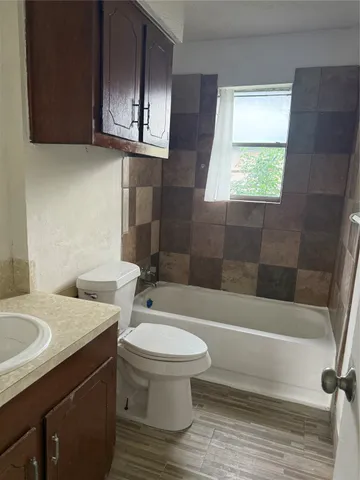 $200,000 | 612 County Road 157, Alvin, TX 77511