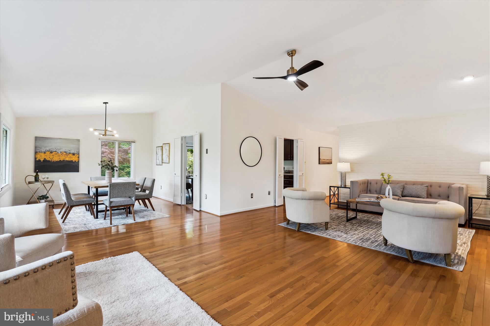 11219 South Shore Road Reston, VA 20190 - Photo 11 of 44 Living Room