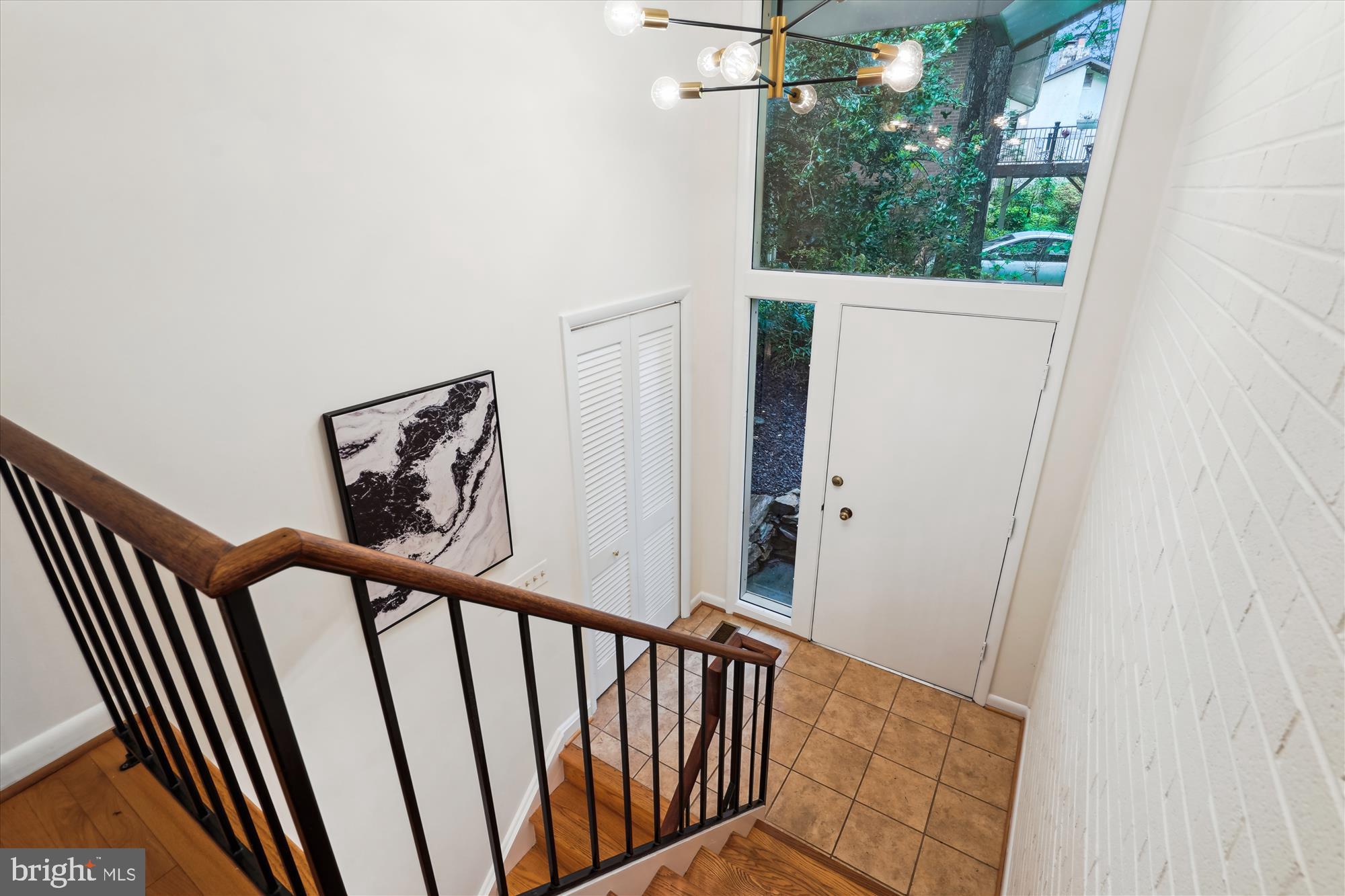11219 South Shore Road Reston, VA 20190 - Photo 8 of 44 Entry