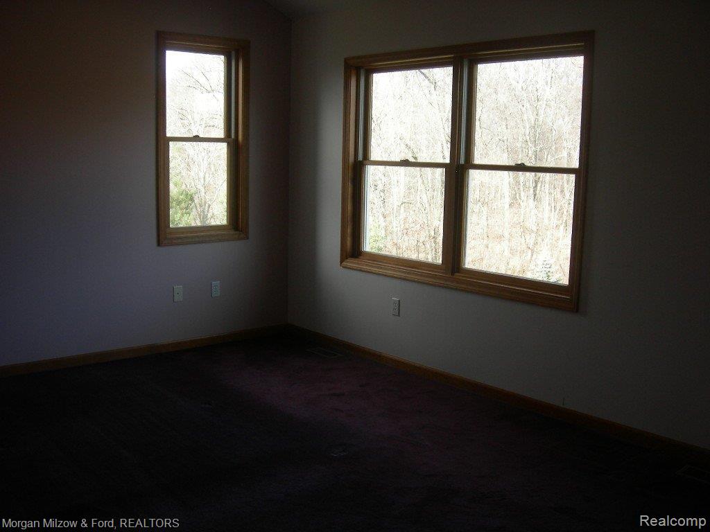 515 Munger Road Holly, MI 48442 - Photo 10 of 19 Master suite