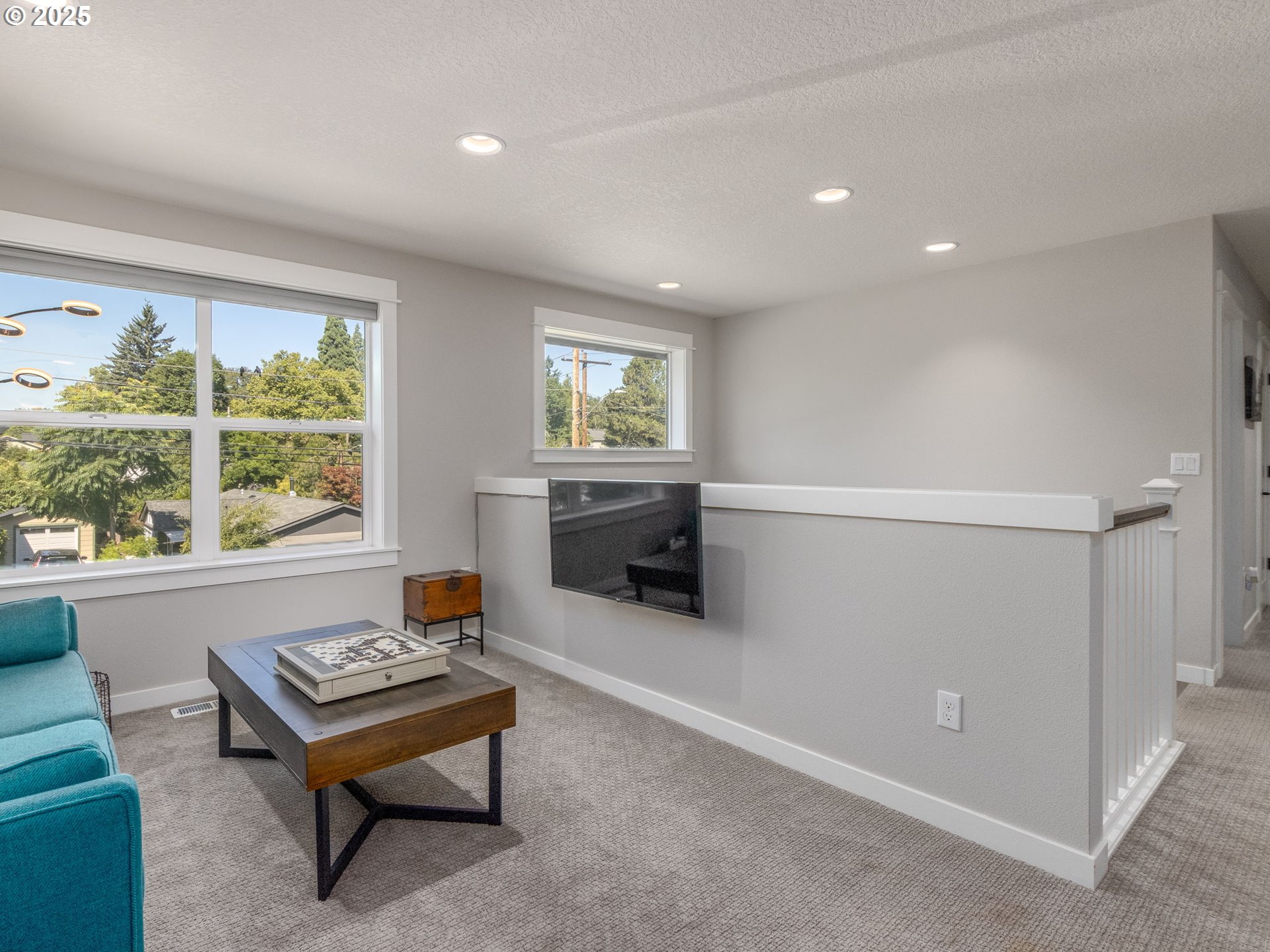 1380 Southwest Carson Street Portland, OR 97219 - Photo 22 of 46 Loft