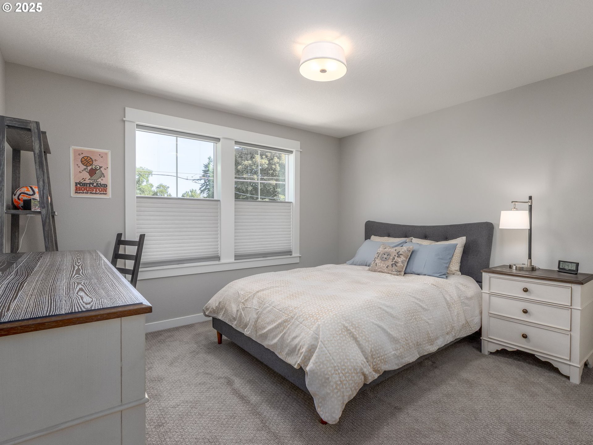 1380 Southwest Carson Street Portland, OR 97219 - Photo 29 of 46 Bedroom, Primary