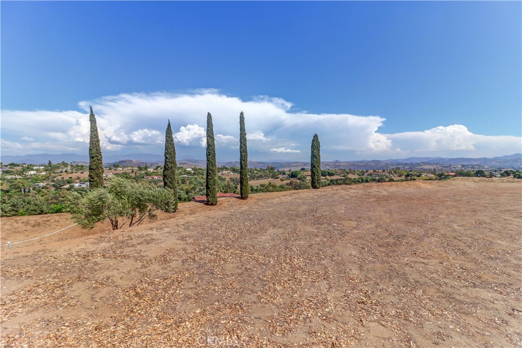 4034 Bridlewood Road Fallbrook, CA 92028 - Photo 11 of 19 a view of a city