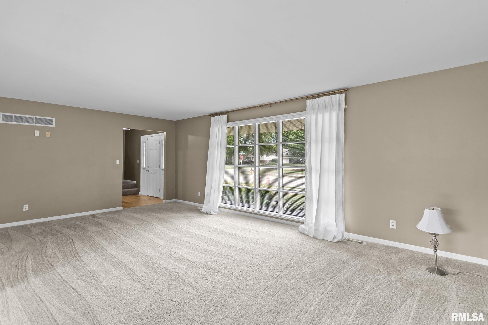 2601 Interlacken Road Springfield, IL 62704 - Photo 6 of 46