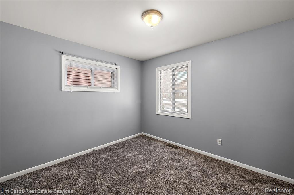 11216 Unity Drive Warren, MI 48089 - Photo 29 of 36
