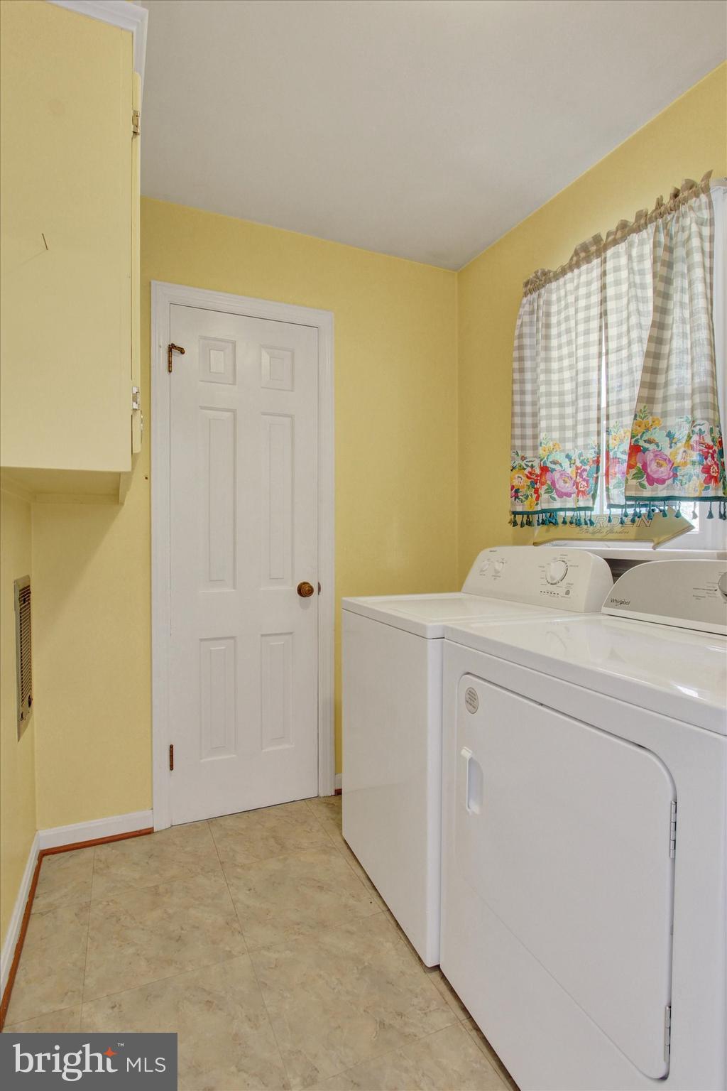 912 Uniontown Road Westminster, MD 21158 - Photo 16 of 33 Laundry