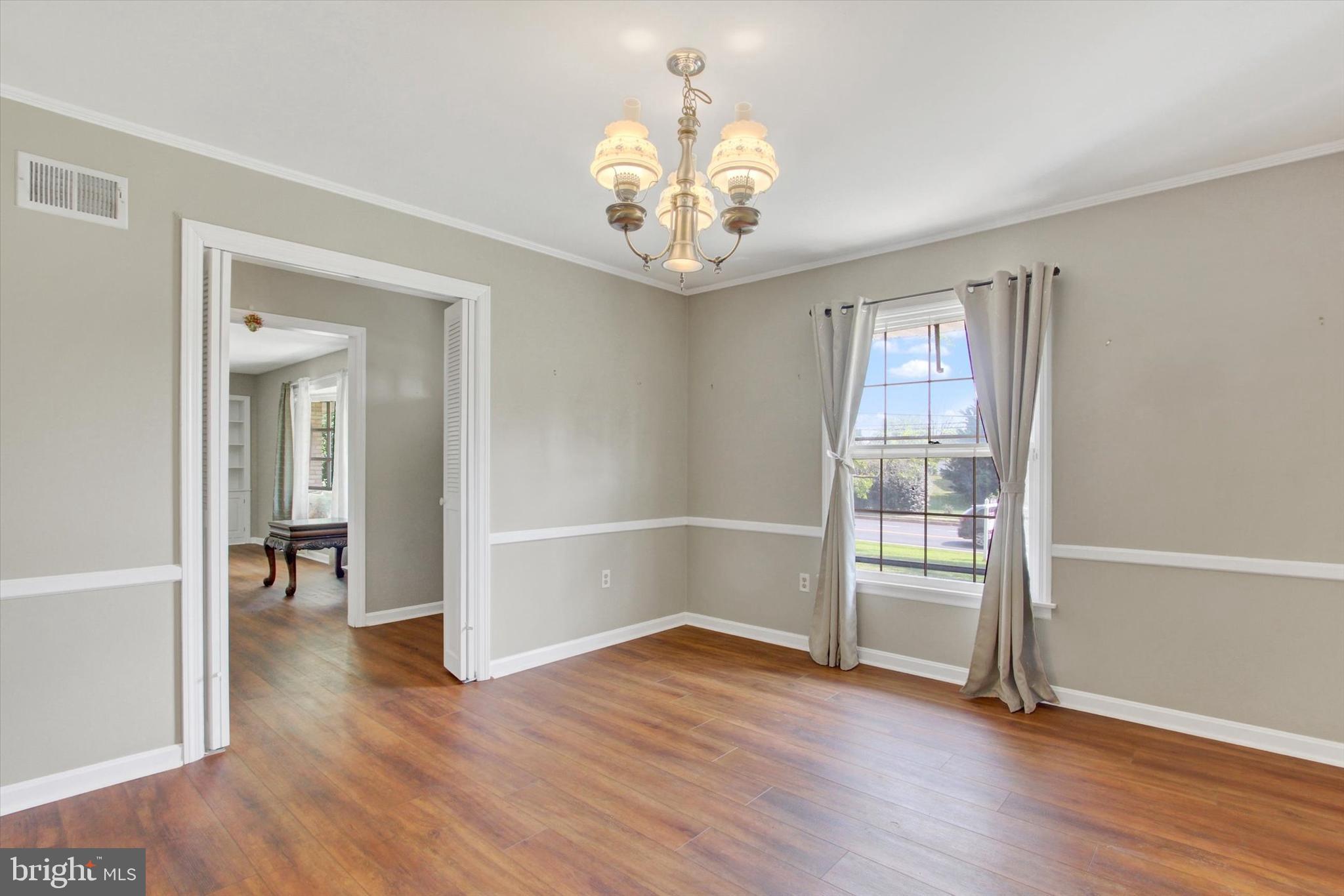 912 Uniontown Road Westminster, MD 21158 - Photo 7 of 33 Dining Room