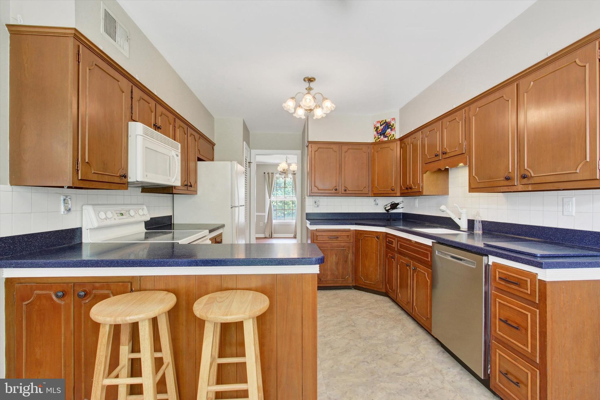 912 Uniontown Road Westminster, MD 21158 - Photo 10 of 33 Kitchen