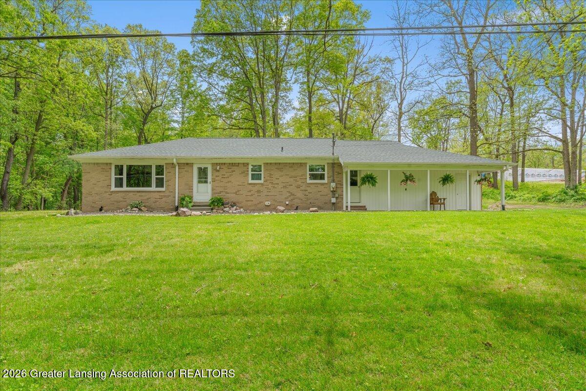 6540 Drumheller Road Bath, MI 48808 - Photo 4 of 41 02-Media Jett - 27