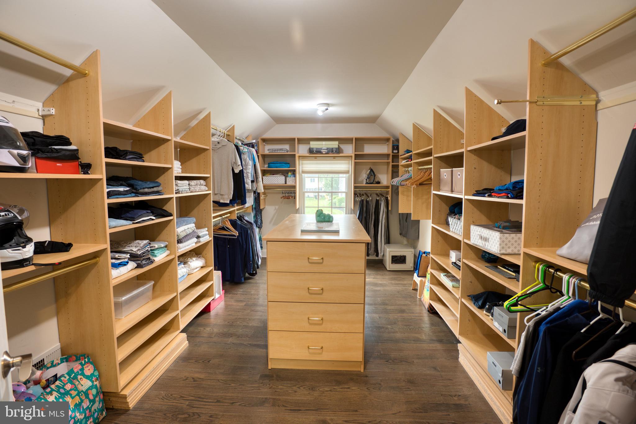 79 Brooks Road Moorestown, NJ 08057 - Photo 31 of 64 Primary walk in closet
