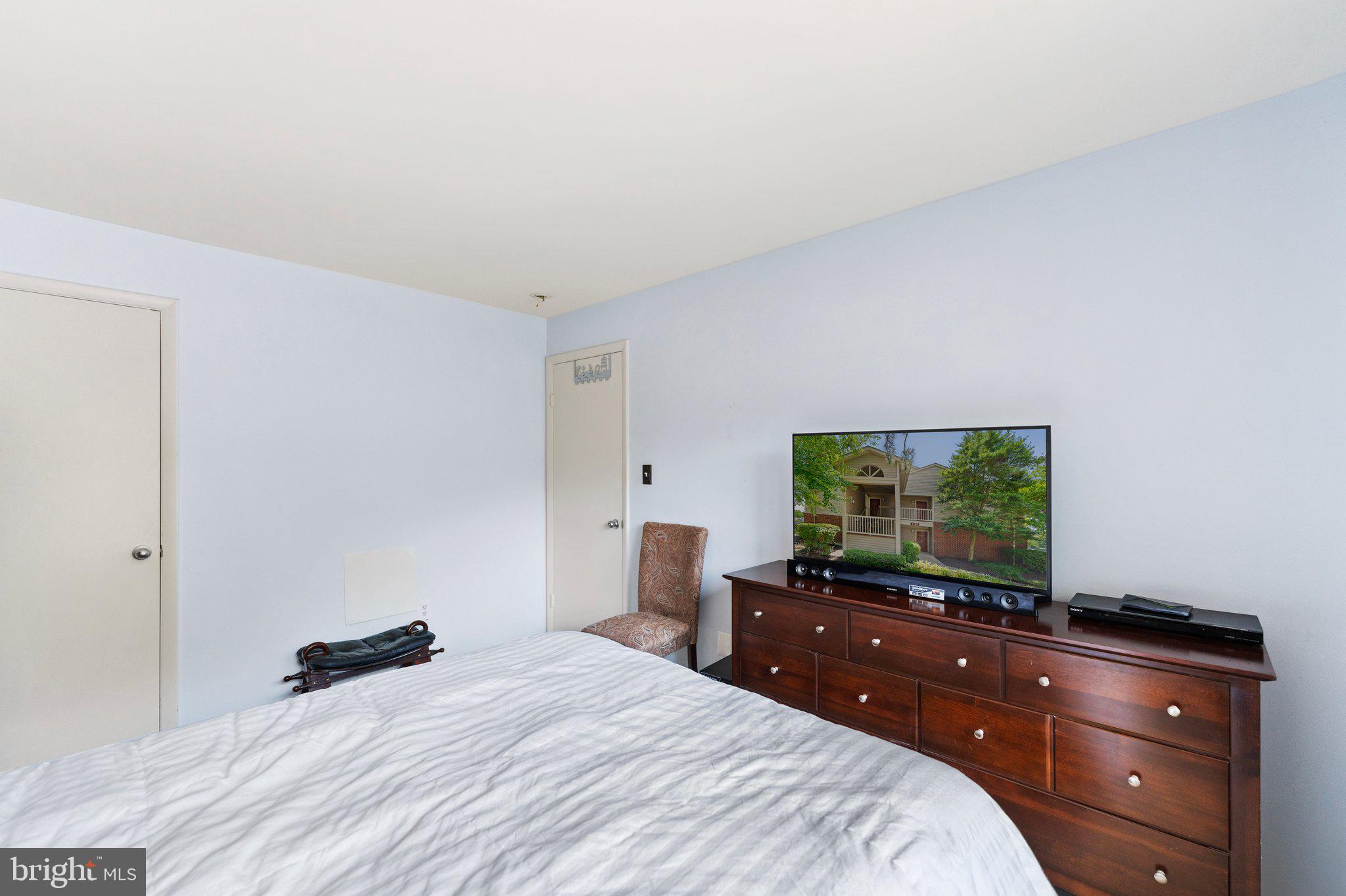 1799 Jonathan Way, Unit 1799C Reston, VA 20190 - Photo 24 of 56 Master Bedroom